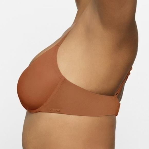 Skims No Show Molded Unlined Demi Bronze - Picture 4 of 10